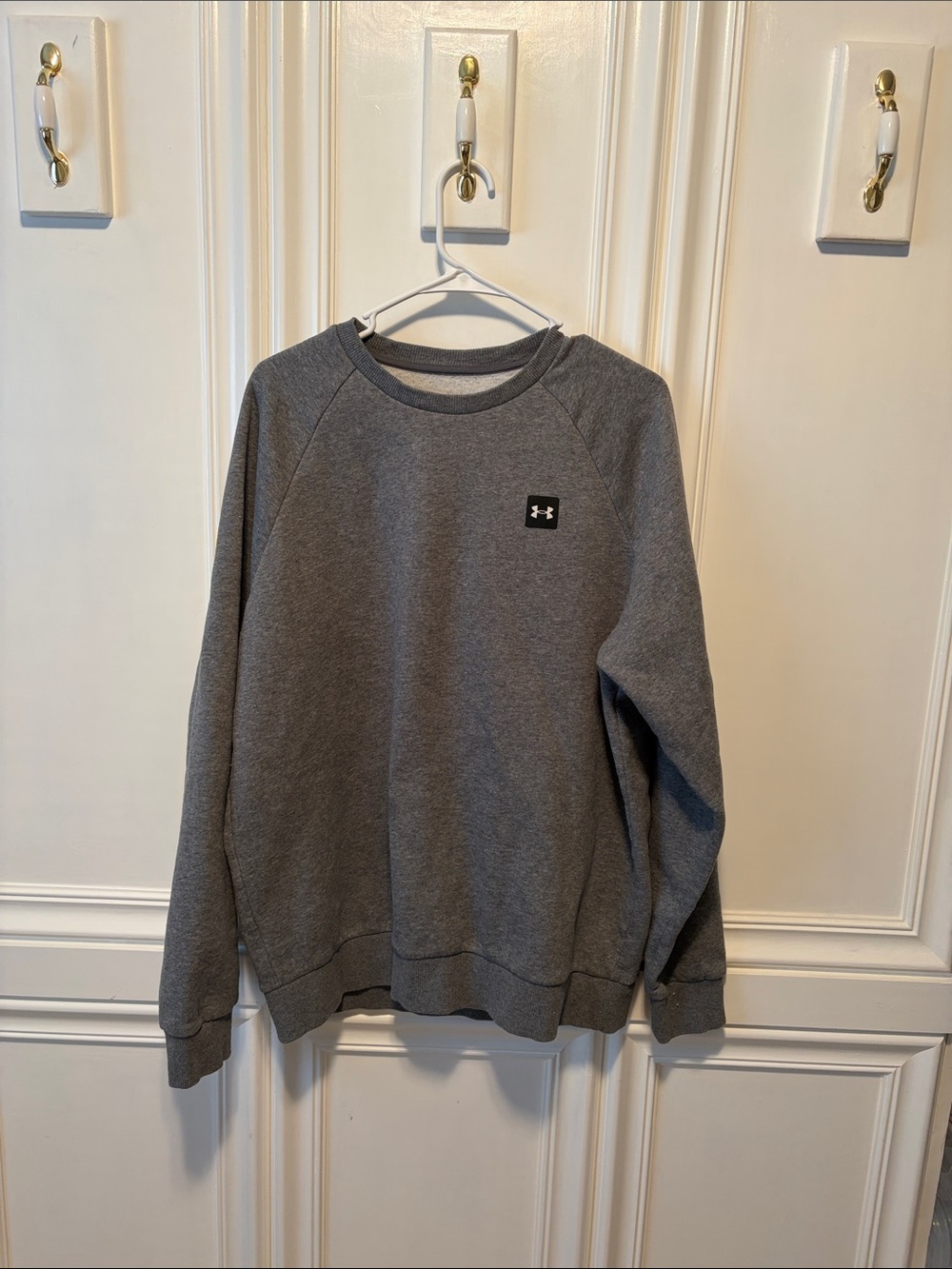 NWOT Under Armour Men's Heather Gray Crewneck Pullover Sweatshirt